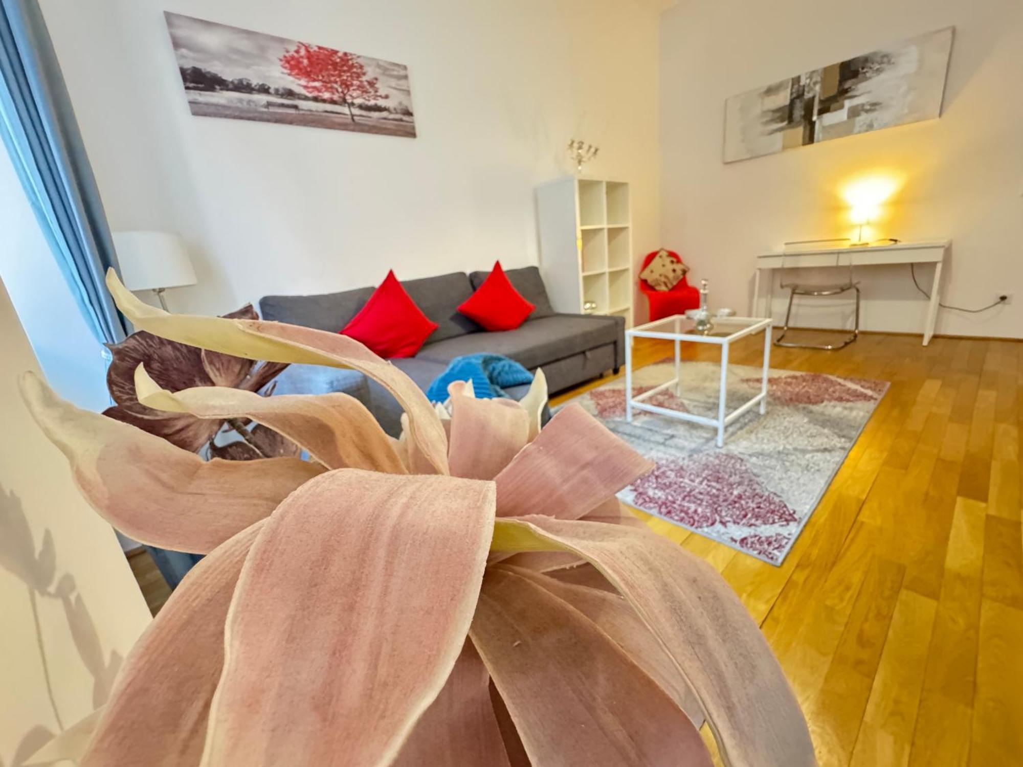 Charming Flat & Balcony Near Central Station L Bg5 Vienna Luaran gambar