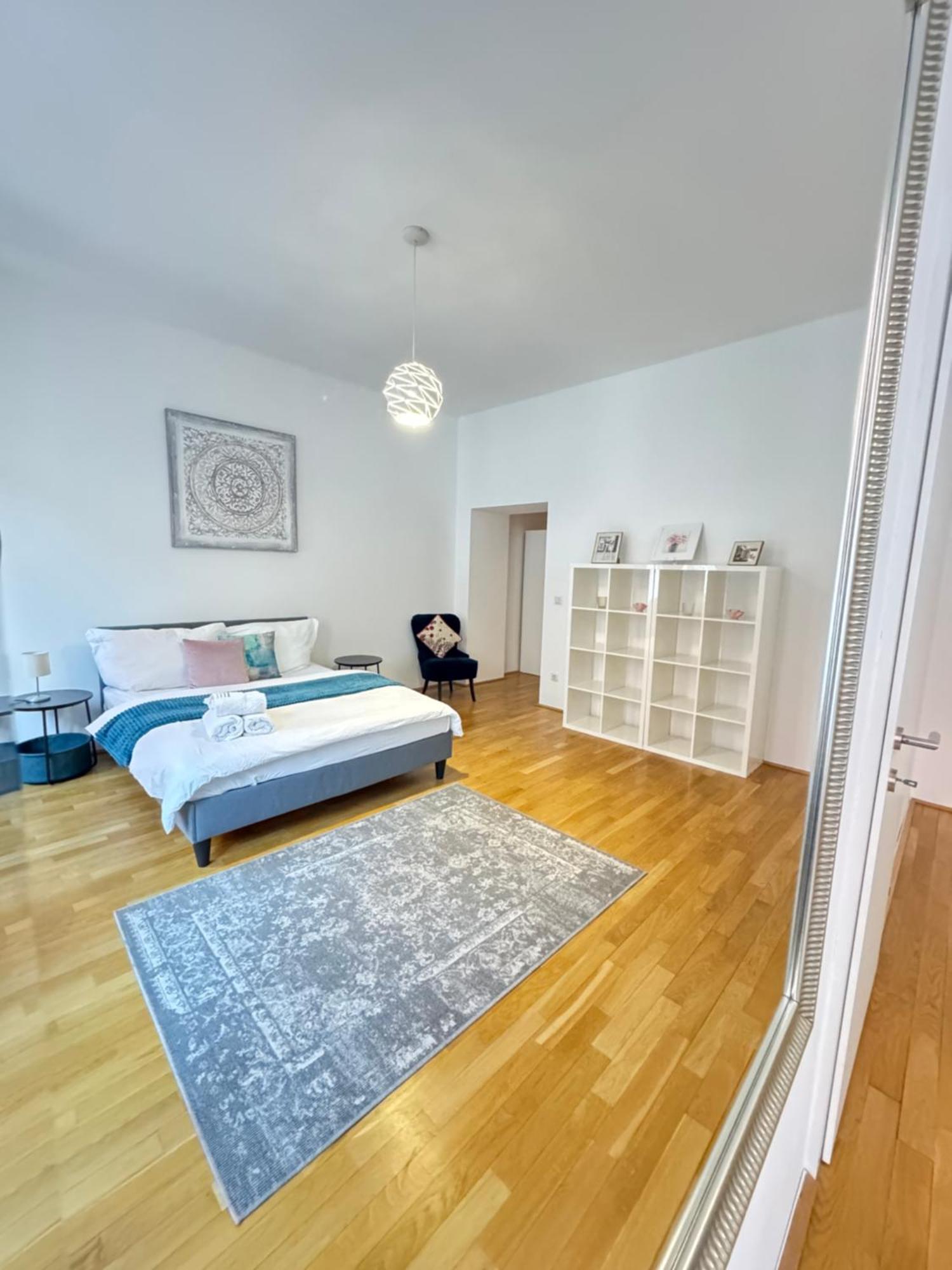 Charming Flat & Balcony Near Central Station L Bg5 Vienna Luaran gambar